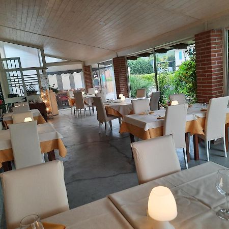 Locanda Della Luna Rossa Calosso Exteriör bild
