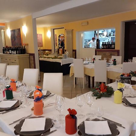 Locanda Della Luna Rossa Calosso Exteriör bild
