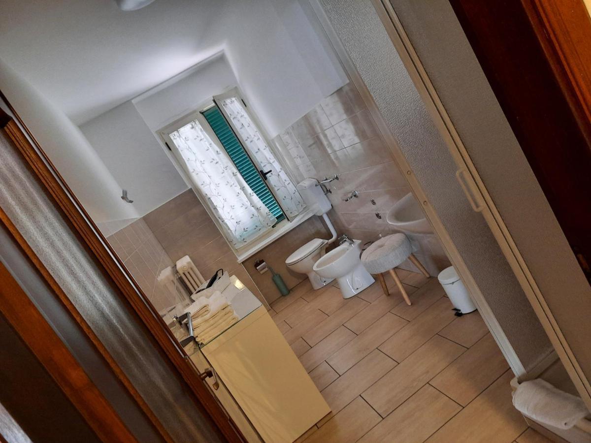 Locanda Della Luna Rossa Calosso Exteriör bild