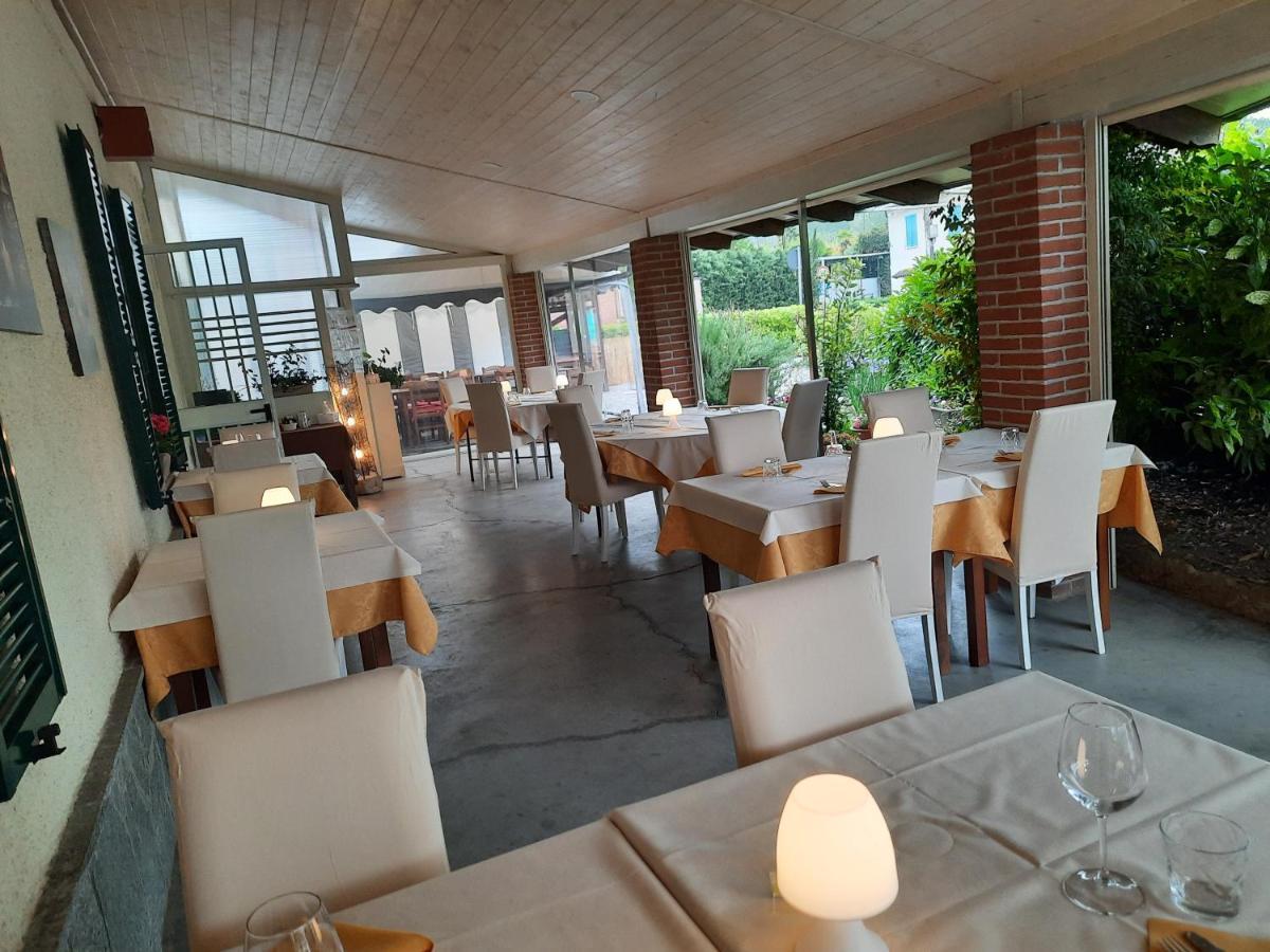 Locanda Della Luna Rossa Calosso Exteriör bild