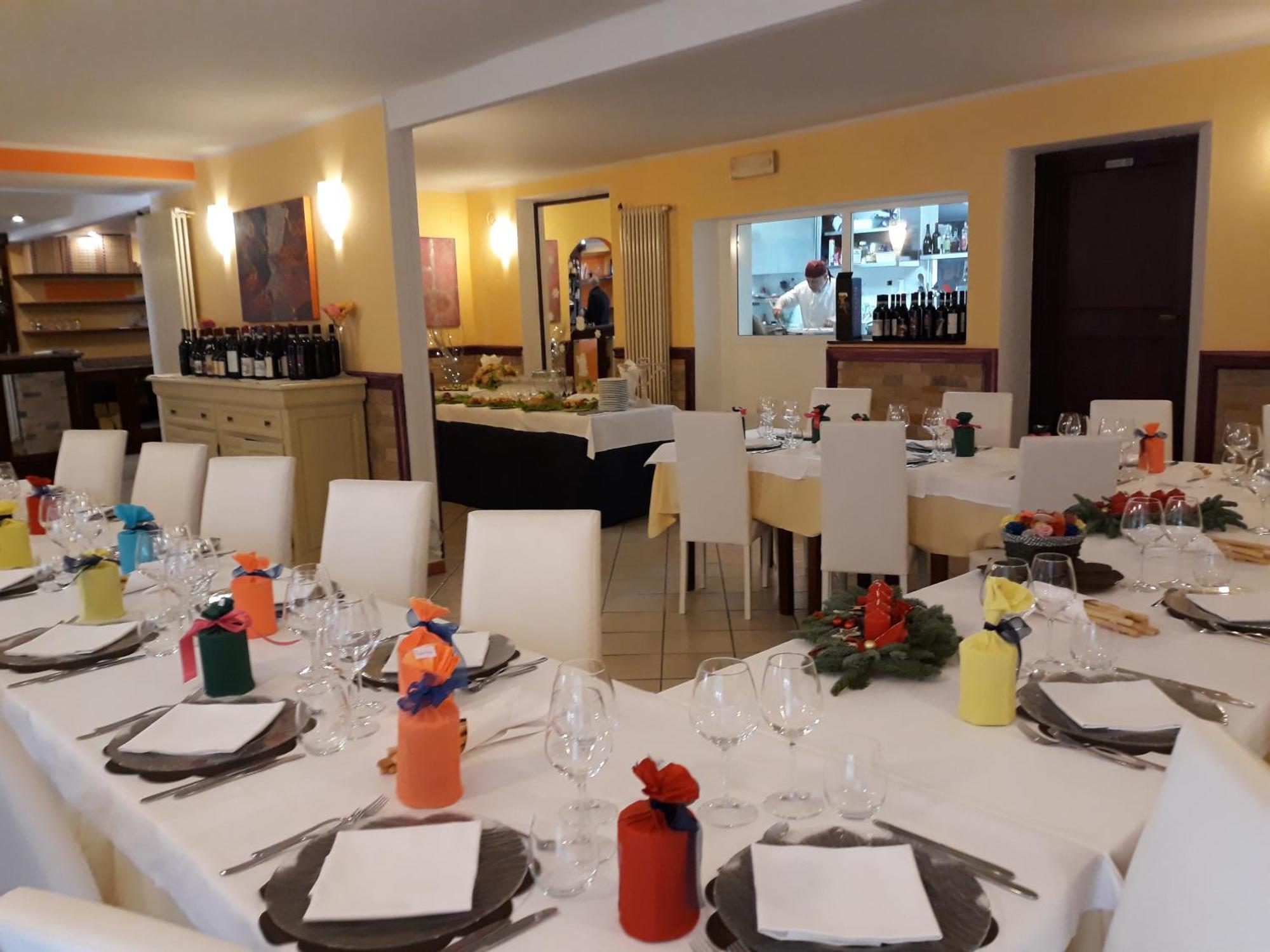 Locanda Della Luna Rossa Calosso Exteriör bild