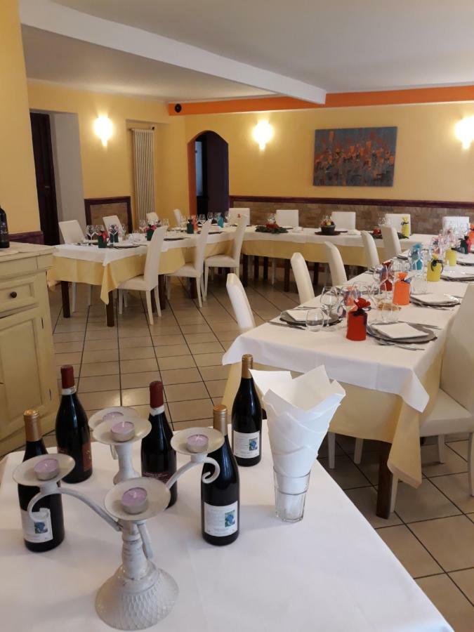 Locanda Della Luna Rossa Calosso Exteriör bild