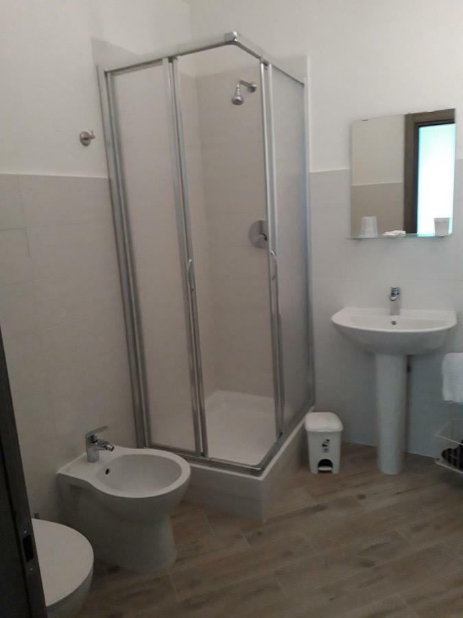Locanda Della Luna Rossa Calosso Exteriör bild